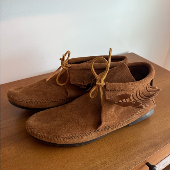 Minnetonka Bootie Sz 9 - Picture 6 of 6